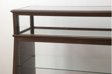 木製ガラスケースの見た目を変えずに綺麗にリペア!(ショーケース、サイドキャビネット、陳列棚、飾り棚、収納棚、店舗什器)