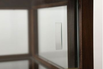 木製ガラスケースの見た目を変えずに綺麗にリペア!(ショーケース、サイドキャビネット、陳列棚、飾り棚、収納棚、店舗什器)