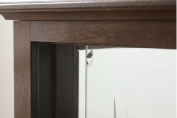 木製ガラスケースの見た目を変えずに綺麗にリペア!(ショーケース、サイドキャビネット、陳列棚、飾り棚、収納棚、店舗什器)