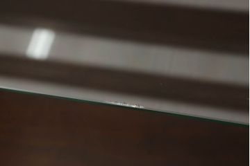 木製ガラスケースの見た目を変えずに綺麗にリペア!(ショーケース、サイドキャビネット、陳列棚、飾り棚、収納棚、店舗什器)