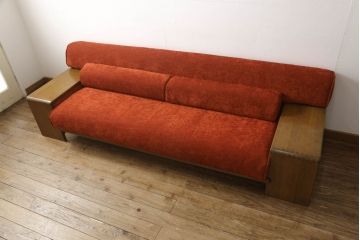 3人掛けソファをリペア&カスタム!指定の生地に張り替え、座面の厚みを調整。同じ生地でクッションカバーも制作。(3Pソファ、三人掛けソファ、ビンテージ)