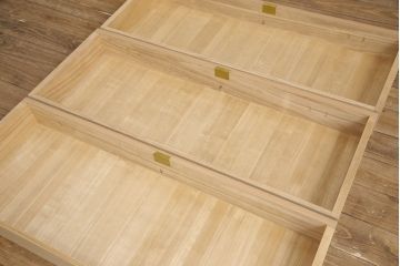 重ね総桐箪笥をリペア&カスタム!上段に国産桐材の天板の取り付け。上下段ともに木地色仕上げ。(桐たんす、総桐たんす、桐タンス、和たんす、引き出し、チェスト)