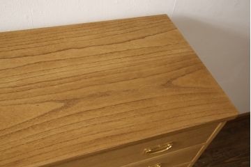 重ね総桐箪笥をリペア&カスタム!上段に国産桐材の天板の取り付け。上下段ともに木地色仕上げ。(桐たんす、総桐たんす、桐タンス、和たんす、引き出し、チェスト)