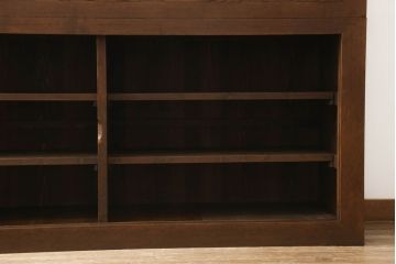重ね水屋箪笥をリペア&カスタム!上段右上の網をクリアガラスに変更。全ての棚板を交換し、位置を調整。全体をご希望の色味に着色仕上げ。(六尺、食器棚、戸棚、キャビネット、収納棚)