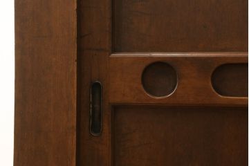 重ね水屋箪笥をリペア&カスタム!上段右上の網をクリアガラスに変更。全ての棚板を交換し、位置を調整。全体をご希望の色味に着色仕上げ。(六尺、食器棚、戸棚、キャビネット、収納棚)