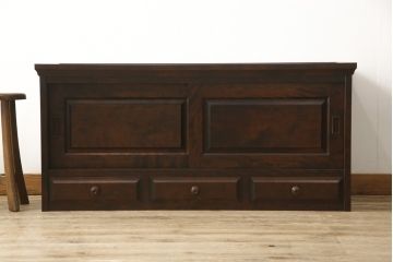 ローボードをリペア&カスタム!背面に配線用の穴あけ加工。現状より1トーン落ち着いた色味に着色仕上げ。(収納棚、サイドボード、テレビ台)