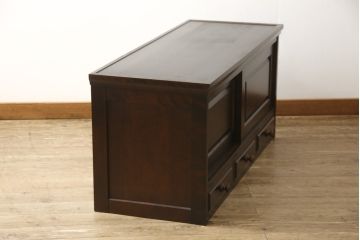 ローボードをリペア&カスタム!背面に配線用の穴あけ加工。現状より1トーン落ち着いた色味に着色仕上げ。(収納棚、サイドボード、テレビ台)