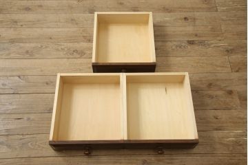 ローボードをリペア&カスタム!背面に配線用の穴あけ加工。現状より1トーン落ち着いた色味に着色仕上げ。(収納棚、サイドボード、テレビ台)