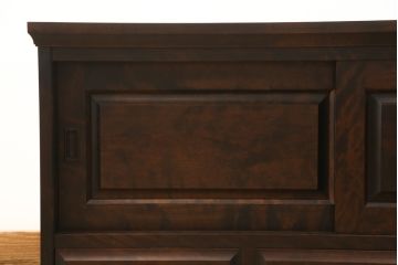ローボードをリペア&カスタム!背面に配線用の穴あけ加工。現状より1トーン落ち着いた色味に着色仕上げ。(収納棚、サイドボード、テレビ台)