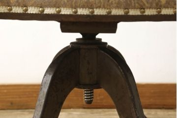 ドクターチェアをリペア&カスタム!座面の生地を張替え、1トーン落ち着いた色味に着色仕上げ。(回転椅子、回転イス、アームチェア、デスクチェア)
