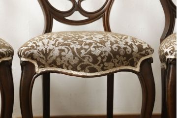 バルーンバックチェアをリペア&カスタム!座面の生地を張替え、木部はは1トーン落ち着いた色味に着色仕上げ。(ダイニングチェア、椅子)