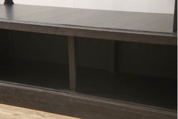 天枠付きのガラスケースをリペア&カスタム!引き戸の引手を交換。金具はアンティーク感を残し、本体は黒にペイント仕上げ。(陳列棚、ショーケース)