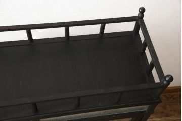 天枠付きのガラスケースをリペア&カスタム!引き戸の引手を交換。金具はアンティーク感を残し、本体は黒にペイント仕上げ。(陳列棚、ショーケース)
