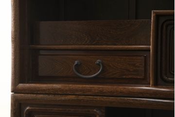二段重ね箪笥をリペア&カスタム!引き出しの取っ手を交換し、全体を1トーン落ち着いた色味に着色仕上げ。(キャビネット、食器棚、収納棚、戸棚、飾り棚、茶棚)