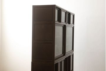 二段重ね箪笥をリペア&カスタム!引き出しの取っ手を交換し、全体を1トーン落ち着いた色味に着色仕上げ。(キャビネット、食器棚、収納棚、戸棚、飾り棚、茶棚)