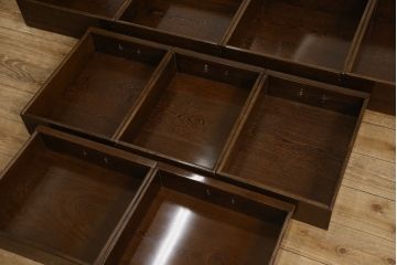 二段重ね箪笥をリペア&カスタム!引き出しの取っ手を交換し、全体を1トーン落ち着いた色味に着色仕上げ。(キャビネット、食器棚、収納棚、戸棚、飾り棚、茶棚)