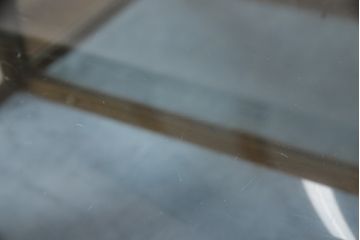 Rガラス卓上ショーケースをリペア&カスタム!高品質リペアを施し、引き出し付きでろくろ脚の台座を製作し取り付け。木部はオーク系に着色仕上げ。(ガラスケース、コレクションケース、飾り棚、店舗什器)