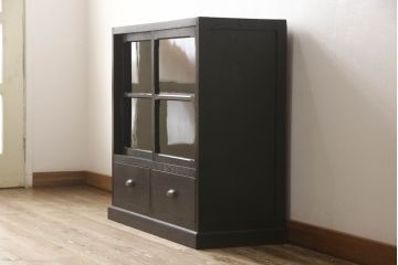 収納棚をリペア&カスタム!高品質リペアを施し、元の木目を活かしつつ濃い茶色で着色仕上げ。(戸棚、食器棚、カップボード、キャビネット、引き出し)