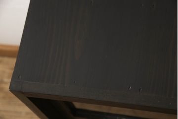 収納棚をリペア&カスタム!高品質リペアを施し、元の木目を活かしつつ濃い茶色で着色仕上げ。(戸棚、食器棚、カップボード、キャビネット、引き出し)