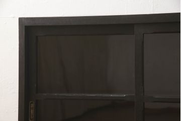 収納棚をリペア&カスタム!高品質リペアを施し、元の木目を活かしつつ濃い茶色で着色仕上げ。(戸棚、食器棚、カップボード、キャビネット、引き出し)