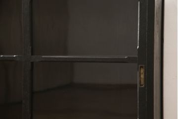 収納棚をリペア&カスタム!高品質リペアを施し、元の木目を活かしつつ濃い茶色で着色仕上げ。(戸棚、食器棚、カップボード、キャビネット、引き出し)