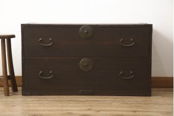 昭和初期の箪笥の見た目を変えずに綺麗にリペア!元の味を活かしてチェスナット系に着色仕上げ。(ローボード、ローチェスト、テレビ台、テレビボード、収納箪笥、衣装箪笥、引き出し)