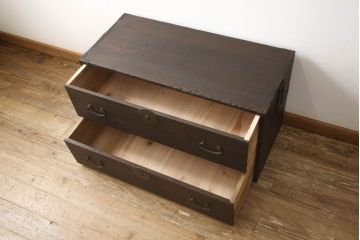 昭和初期の箪笥の見た目を変えずに綺麗にリペア!元の味を活かしてチェスナット系に着色仕上げ。(ローボード、ローチェスト、テレビ台、テレビボード、収納箪笥、衣装箪笥、引き出し)
