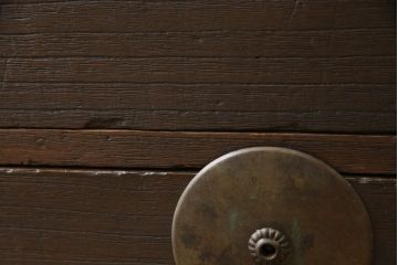 昭和初期の箪笥の見た目を変えずに綺麗にリペア!元の味を活かしてチェスナット系に着色仕上げ。(ローボード、ローチェスト、テレビ台、テレビボード、収納箪笥、衣装箪笥、引き出し)