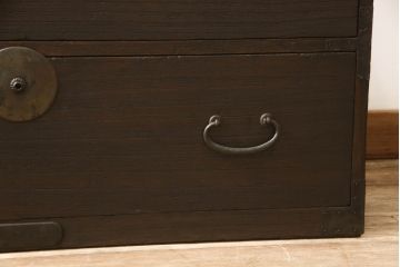 昭和初期の箪笥の見た目を変えずに綺麗にリペア!元の味を活かしてチェスナット系に着色仕上げ。(ローボード、ローチェスト、テレビ台、テレビボード、収納箪笥、衣装箪笥、引き出し)