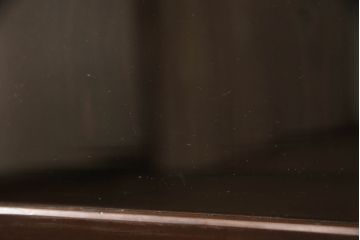 ガラス戸をリペア&カスタム!取っ手を交換し、新に天板を取り付け。1トーン落ち着いた色味に着色仕上げ。(収納棚、キャビネット、引き出し)