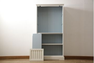本棚をリペア&カスタム!外側はアンティークホワイト、内側はくすんだ水色でペイント仕上げ。(ブックシェルフ、飾り棚、収納棚、ブックケース、キャビネット)