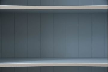 本棚をリペア&カスタム!外側はアンティークホワイト、内側はくすんだ水色でペイント仕上げ。(ブックシェルフ、飾り棚、収納棚、ブックケース、キャビネット)