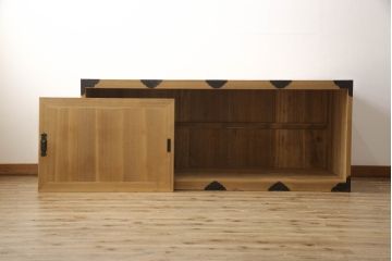 総桐箪笥をリペア&カスタム!天板と底板を補強。全体を自然な木地色仕上げ。(戸棚、収納棚、サイドボード、桐箪笥、桐たんす、ローボード)
