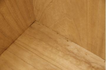 加茂総桐箪笥の見た目を変えずに綺麗にリペア!本来の美しさを活かした木地色仕上げ。(洋服タンス、桐たんす、ワードローブ、衣装箪笥)