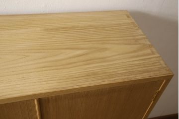 加茂総桐箪笥の見た目を変えずに綺麗にリペア!本来の美しさを活かした木地色仕上げ。(洋服タンス、桐たんす、ワードローブ、衣装箪笥)