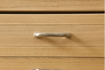 総桐箪笥の見た目を変えずに綺麗にリペア!本来の美しさを活かした木地色仕上げ。(総桐たんす、着物箪笥、衣装箪笥、整理箪笥、引き出し、和タンス)