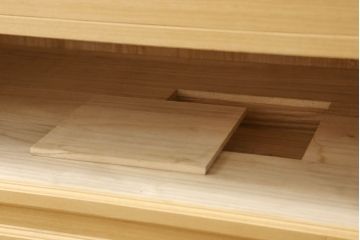 総桐箪笥の見た目を変えずに綺麗にリペア!本来の美しさを活かした木地色仕上げ。(総桐たんす、着物箪笥、衣装箪笥、整理箪笥、引き出し、和タンス)