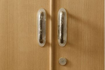 総桐箪笥の見た目を変えずに綺麗にリペア!本来の美しさを活かした木地色仕上げ。(総桐たんす、着物箪笥、衣装箪笥、整理箪笥、引き出し、和タンス)