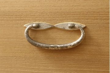 総桐箪笥の見た目を変えずに綺麗にリペア!本来の美しさを活かした木地色仕上げ。(総桐たんす、着物箪笥、衣装箪笥、整理箪笥、引き出し、和タンス)
