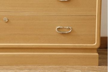 総桐箪笥の見た目を変えずに綺麗にリペア!本来の美しさを活かした木地色仕上げ。(総桐たんす、着物箪笥、衣装箪笥、整理箪笥、引き出し、和タンス)