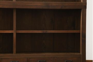 二段重ね収納棚をリペア&カスタム!奥行きをリサイズし、全体を1トーン落ち着いた色味に着色仕上げ。(キャビネット、戸棚、食器棚、飾り棚、ガラスケース、店舗什器、本箱、ブックケース)