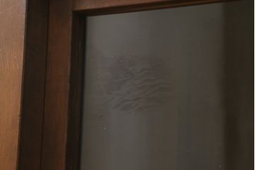 二段重ね収納棚をリペア&カスタム!奥行きをリサイズし、全体を1トーン落ち着いた色味に着色仕上げ。(キャビネット、戸棚、食器棚、飾り棚、ガラスケース、店舗什器、本箱、ブックケース)