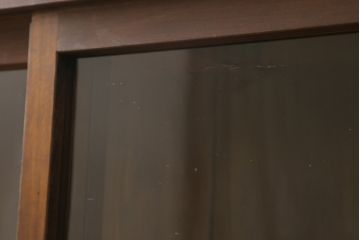 二段重ね収納棚をリペア&カスタム!奥行きをリサイズし、全体を1トーン落ち着いた色味に着色仕上げ。(キャビネット、戸棚、食器棚、飾り棚、ガラスケース、店舗什器、本箱、ブックケース)