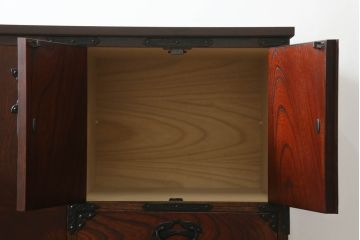 岩谷堂箪笥のテレビ台をリペア&カスタム!天板と足を新たに取り付け、全体を1トーン落ち着い色味に着色仕上げ。(サイドボード、リビングボード、テレビボード、着物箪笥、引き出し)
