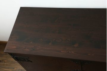 岩谷堂箪笥のテレビ台をリペア&カスタム!天板と足を新たに取り付け、全体を1トーン落ち着い色味に着色仕上げ。(サイドボード、リビングボード、テレビボード、着物箪笥、引き出し)
