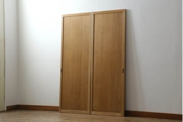 昭和初期の板戸をリペア&カスタム!リサイズし、吊り金具を加工。クリアワックスのみで木地色仕上げ。(引き戸、建具)