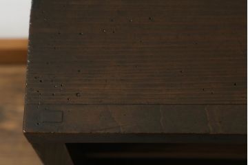 昭和初期の飾り棚をリペア&カスタム!A4サイズに合わせて棚板を調整。1トーン濃い色味に着色仕上げ。(オープンラック、本棚、書棚、陳列棚、収納棚、サイドボード、サイドキャビネット、店舗什器)