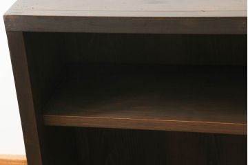 昭和初期の飾り棚をリペア&カスタム!A4サイズに合わせて棚板を調整。1トーン濃い色味に着色仕上げ。(オープンラック、本棚、書棚、陳列棚、収納棚、サイドボード、サイドキャビネット、店舗什器)