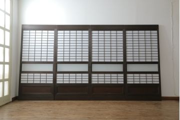 昭和中期の格子戸をリペア&カスタム!リサイズし、ガラス部分はすりガラスに変更。障子はプラスチック障子に張替え。チェスナット系に着色仕上げ。(障子戸、ガラス帯戸、引き戸、建具)