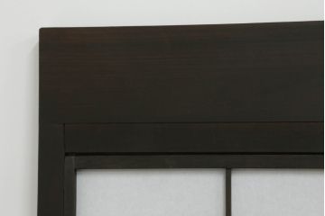 昭和中期の格子戸をリペア&カスタム!リサイズし、ガラス部分はすりガラスに変更。障子はプラスチック障子に張替え。チェスナット系に着色仕上げ。(障子戸、ガラス帯戸、引き戸、建具)